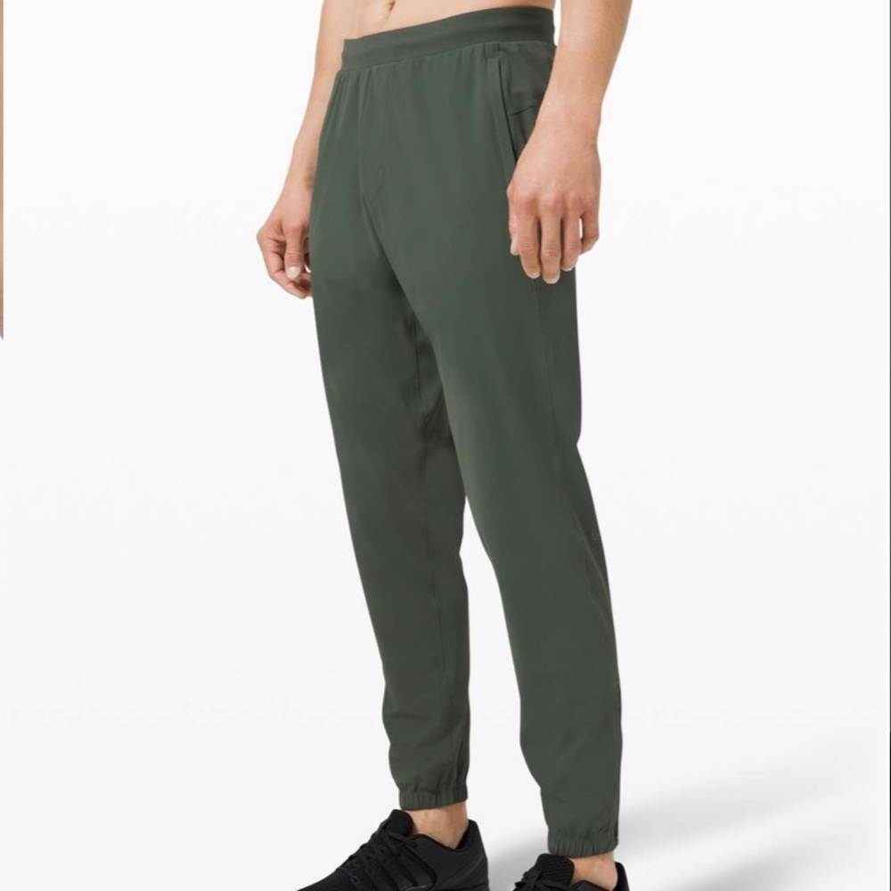 Lululemon Surge Jogger 29"
Smoked Spruce